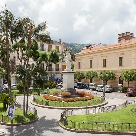 Konukevi Elisa Sorrento
