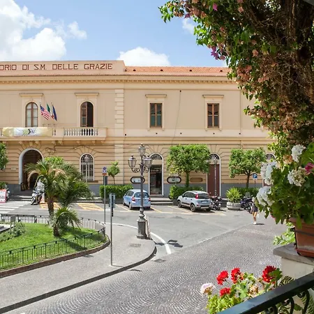 Konukevi Elisa Sorrento